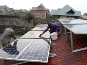 Système solaire autonome du bureau Réseau CREF à Goma (3.040 Wc installés) 